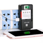 POWERTECH φορτιστής μπαταρίας κινητών QC64 με οθόνη, USB, μαύρος
